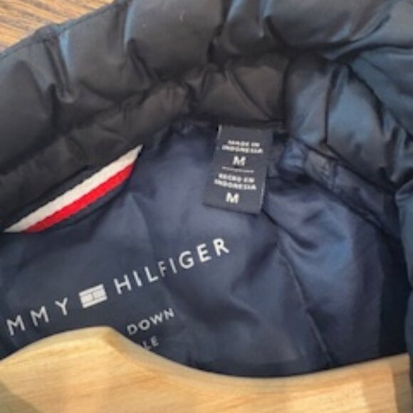 Like New Tommy Hilfiger Men's Real Down Insulated Packable Puffer Black Jacket M - Picture 7 of 13